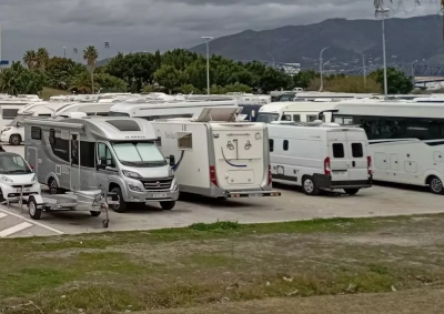 aparcament privat autocaravanes