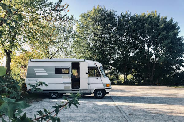 autocaravana estacionada