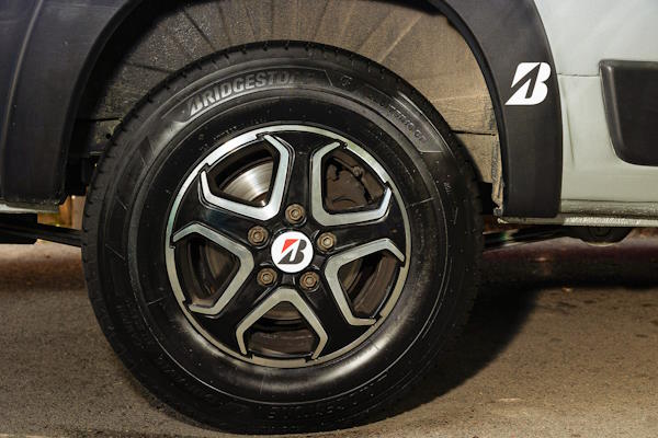 Detall del pneumàtic Bridgestone Duravis Camper All Season