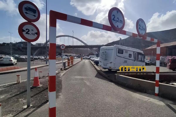 barreres limitació autocaravanes